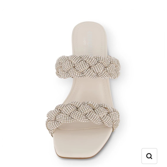 NEW Cushionaire Party Sandals - Picture 3 of 8